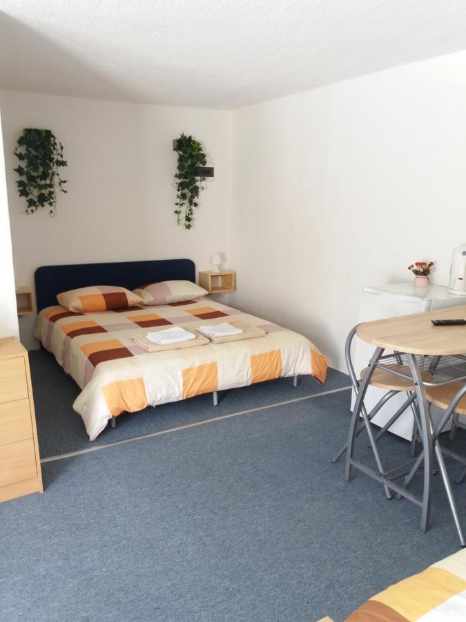 Apartments Family Trauber Korenica Bagian luar foto