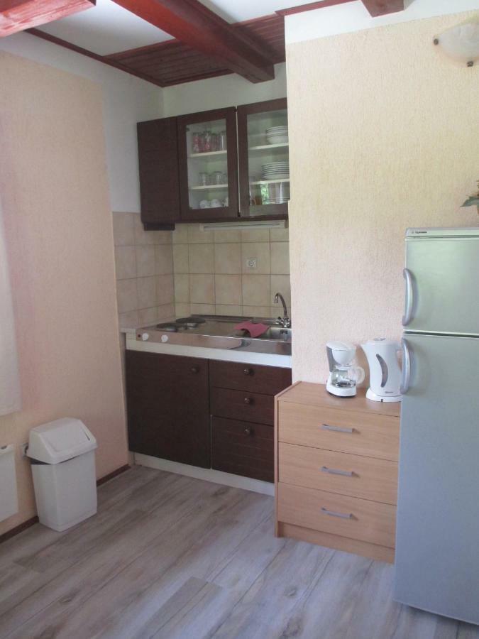Apartments Family Trauber Korenica Bagian luar foto