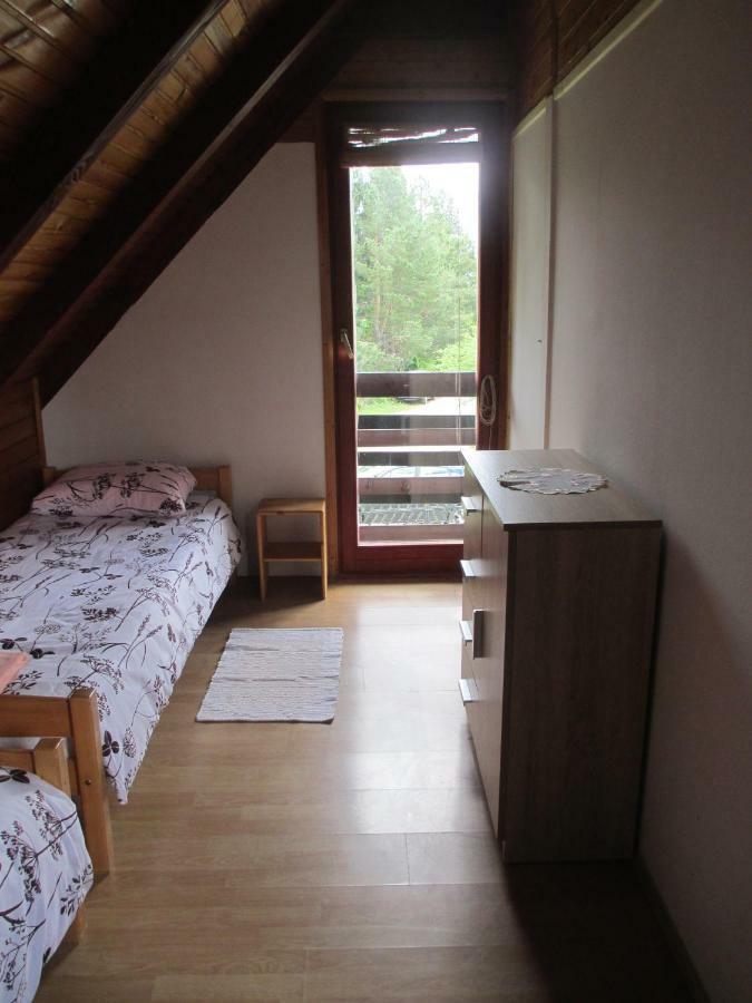 Apartments Family Trauber Korenica Bagian luar foto
