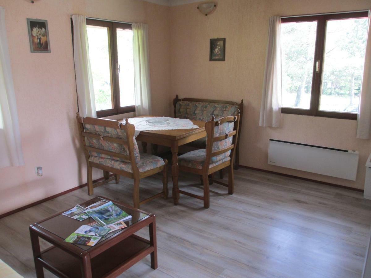 Apartments Family Trauber Korenica Bagian luar foto